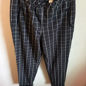 Women’s Karl Lagerfeld Black Line Pattern Pants